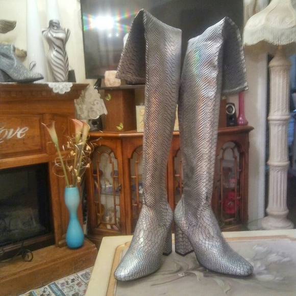 Sexy Thigh High Boots - Picture 2 of 6